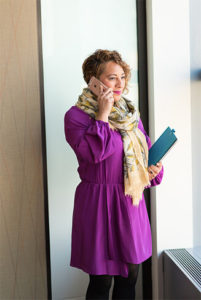 profile org 201x300 - Woman before meeting